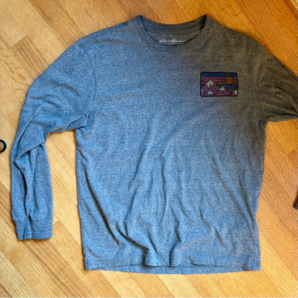 Gray long sleeved tee with Mountain Graphic